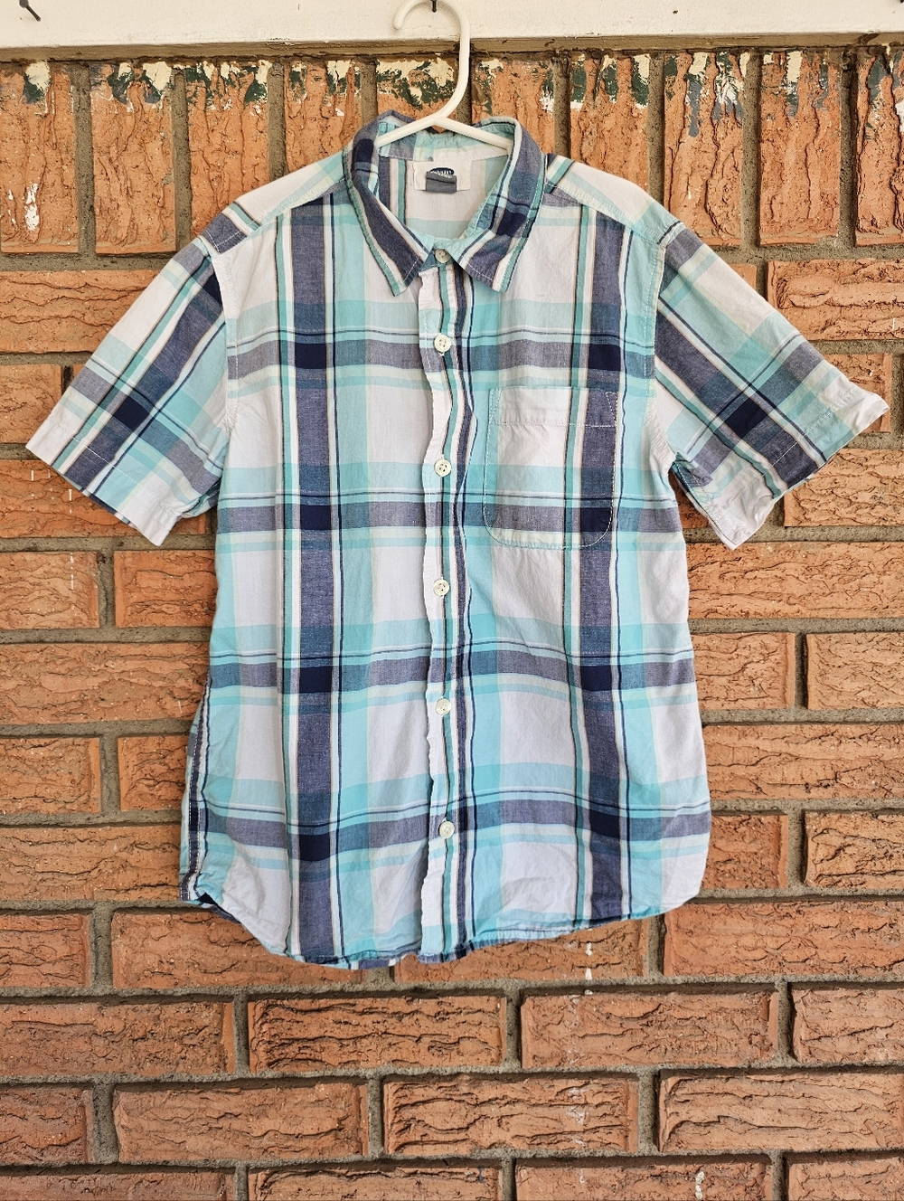 Old Navy Kid's Short-Sleeve Plaid Button-Up Shirt in Light Blue & Navy Size M(8)
